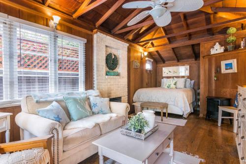 Redwood Hollow Cottages in San Diego, USA