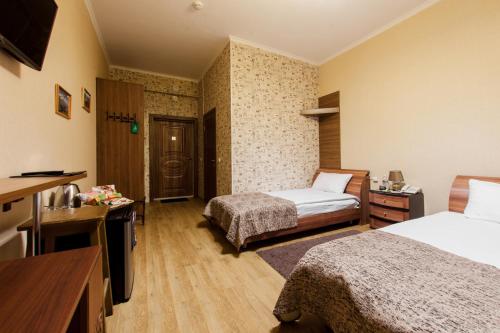 Hotel 7 Dorog