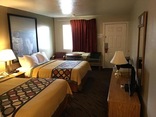 Super 8 by Wyndham Hurricane Zion National Park - image 14