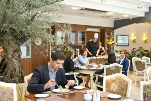 GRAND HOTEL Kielce - image 5