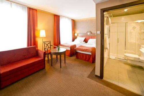 GRAND HOTEL Kielce - image 2