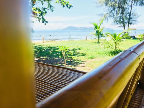 Koh Phaluai Beach Bangalow in Ko Phaluai
