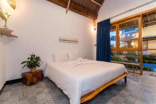 La Belle Anbang Homestay Stop at La Belle Anbang Homestay to discover the wonders of Hoi An. Both business travelers and tourists can enjoy the propertys facilities and services. Daily housekeeping, private check in/check ou