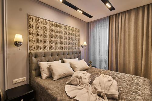 Light Hotel - image 2