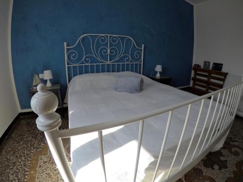 1 king bed, 1 sofa bed