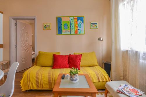 Welcoming One Bedroom on Vasil Levski Boulevard by Flat Mаnager, София (фото 10)