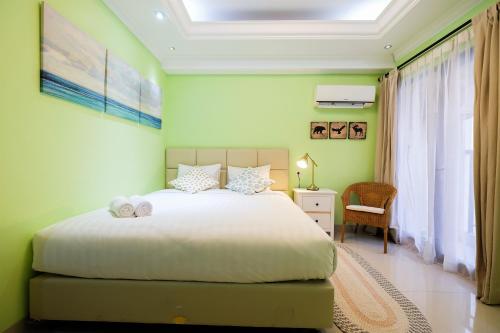 Studio Room Atria Residence Gading Serpong By Travelio