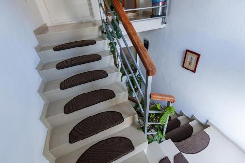 One Bedroom Apartment with Balcony image 3