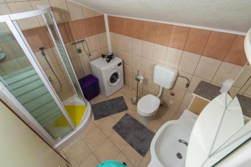 One Bedroom Apartment with Balcony image 9
