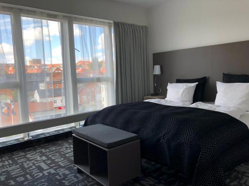 1 queen bed