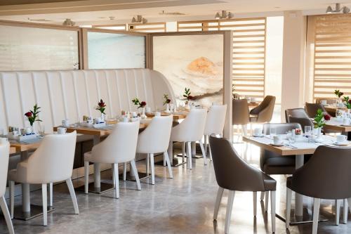 Restaurant, Herods Dead Sea – A Premium Collection by Fattal Hotels in Marea Moartă