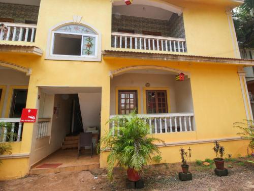 

OYO 9173 Walking Distance To Candolim Beach