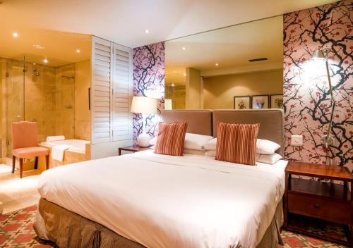 Royal Palm Hotel - image 2
