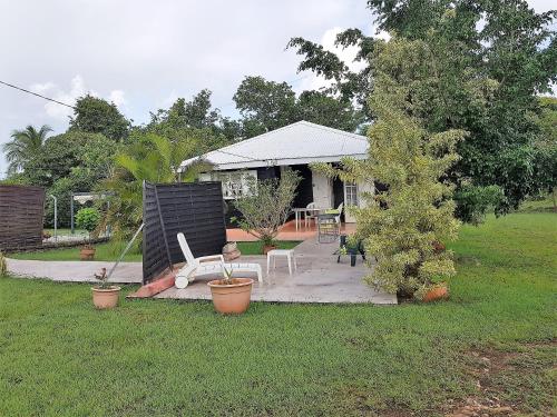 Facilities, BUNGALOW BASSIN TROUVE in Sainte Anne