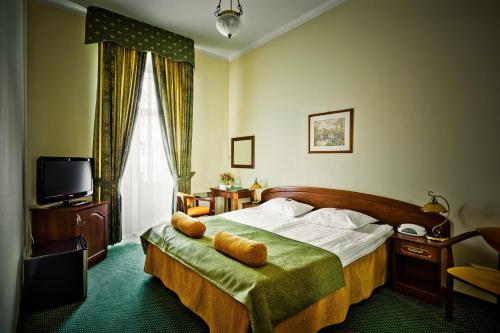 Shelfort Hotel - image 7