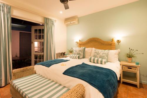 Five Burnham Room Type - Twin/Double Room