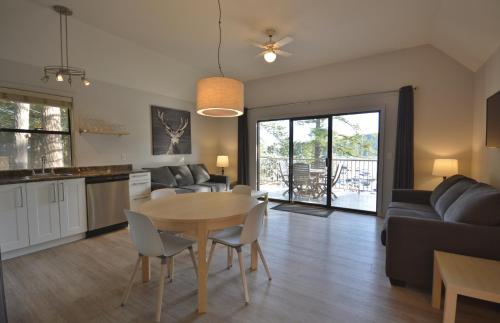 virtuve, Pender Harbour Resort & Marina in Garden Bay (BC)