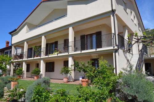 One-Bedroom Apartment with Balcony and Sea View