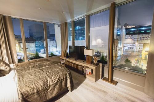 Clarendon Suites - image 6