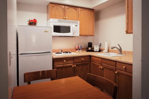 Pines Inn & Suites in Cottonwood (AZ)