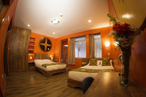 Twin Room image 10
