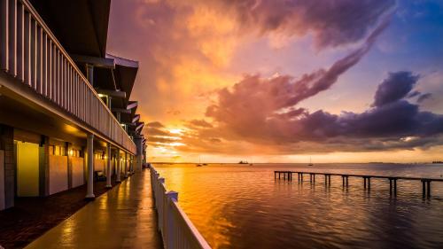 Best Western Plus Yacht Harbor Inn - main image