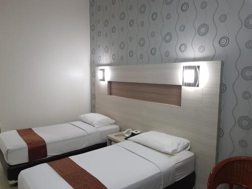 Standard Double or Twin Room image 9