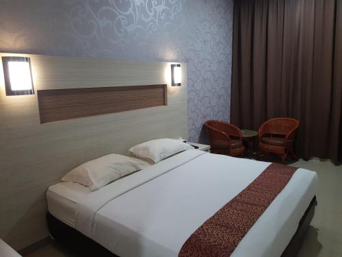 Standard Double or Twin Room image 7