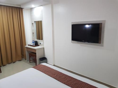 Standard Double or Twin Room image 2