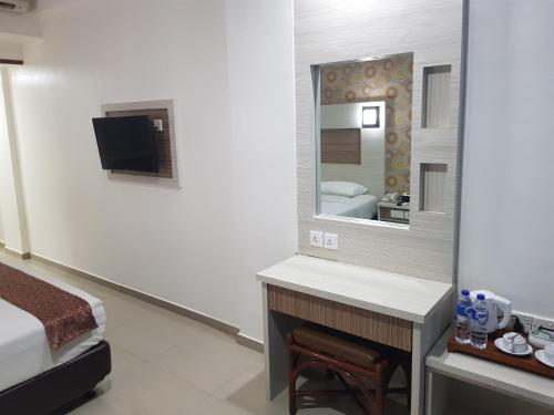 Standard Double or Twin Room image 1