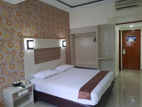 Deluxe Double or Twin Room image 2