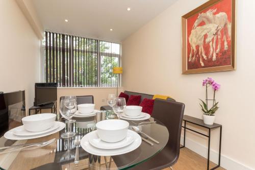 Abbey Apartment 4 - 247 Lets Horsham, Horsham, West Sussex
