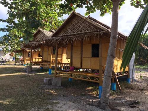 Koh Phaluai Beach Bangalow in Ko Phaluai
