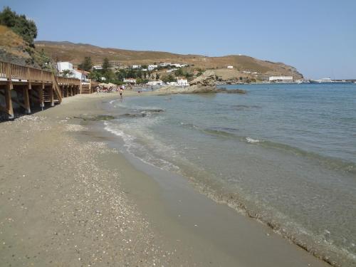 Cozy Citrus Garden House by the Seaside. in Ormos Korthiou (Cyclades)