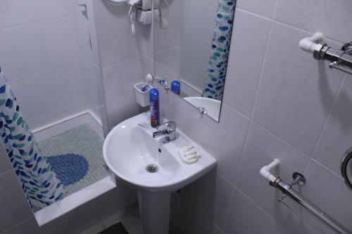 12 Mesyatsev Hotel - image 11