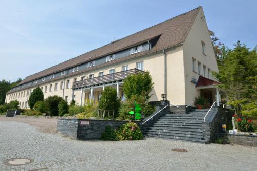 入口, 阿爾特費里格蘭德高爾夫酒店 (Land- und Golfhotel Alte Fliegerschule) in 艾森納赫郊區