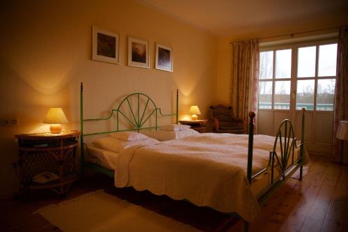 1 queen bed