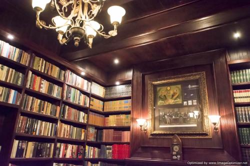 165401171 Border Hotel
