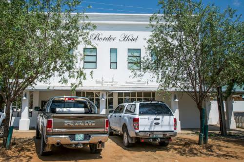 165401724 Border Hotel