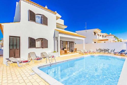  Gale Villa Sleeps 8 Pool Air Con WiFi, Unterkunft in Patroves