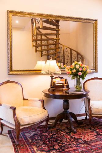 Five Burnham Guest House - image 3