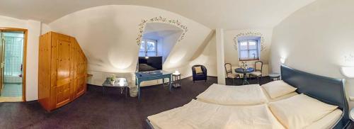 Hotel Bayernhof 10.5km von Thalmässing entfernt