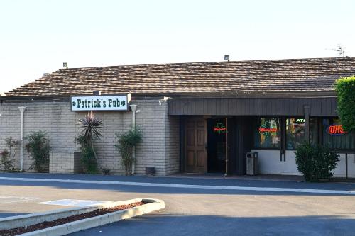 Costa Mesa Inn - Newport Beach Area - 숙소 외관