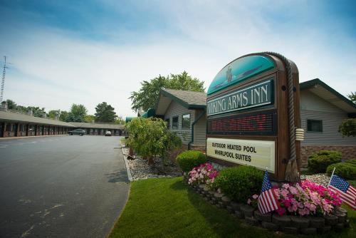 Viking Arms Inn - Ludington - Accommodation