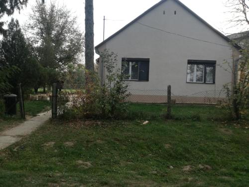  Monika Apartman, Unterkunft in Kaposvár