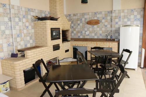 Restaurant, Enseada Hostel in Arraial do Cabo