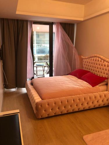  Eeagle Suit 1 in Istanbul