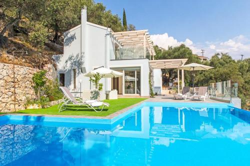  Kavalleraina Villa Sleeps 6 Pool Air Con WiFi in Kavalléraina