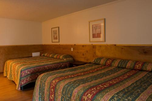 King Hendrick Motel and Suites