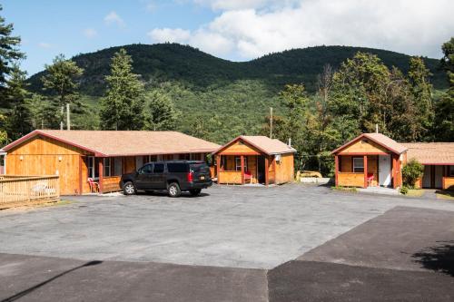 King Hendrick Motel and Suites